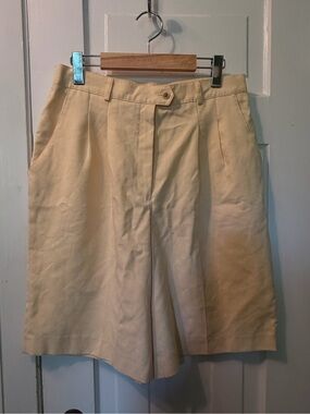 Vintage High-Waist Butter Yellow Women's Shorts with Front Pleats size 14